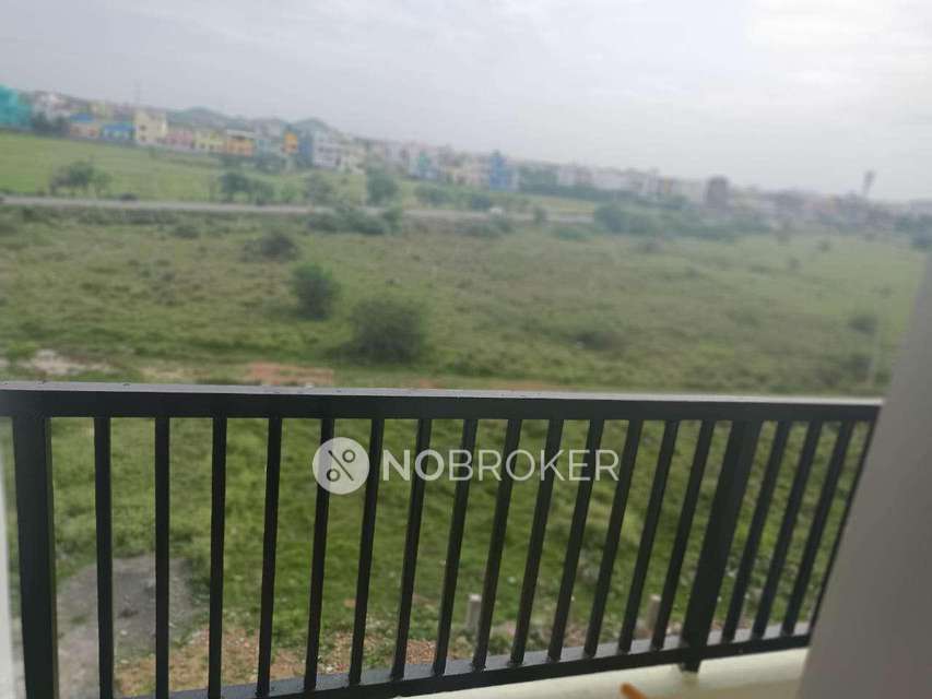 2 BHK Flat In Shri Gajanan Apartments, Mudichur For Sale  In Marvel County