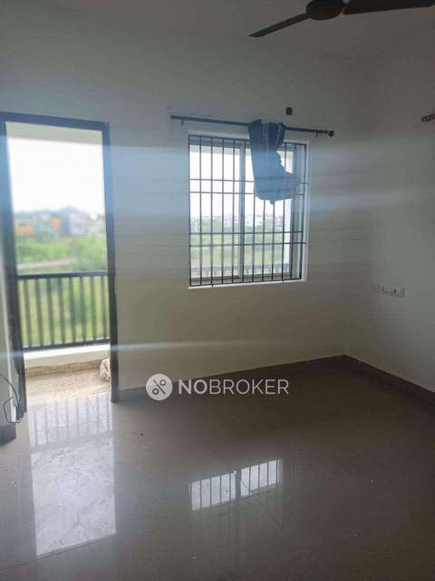 2 BHK Flat In Shri Gajanan Apartments, Mudichur For Sale  In Marvel County