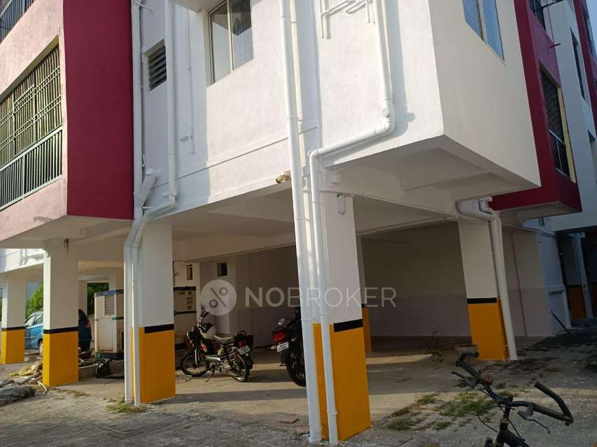 2 BHK Flat In Shri Gajanan Apartments, Mudichur For Sale  In Marvel County