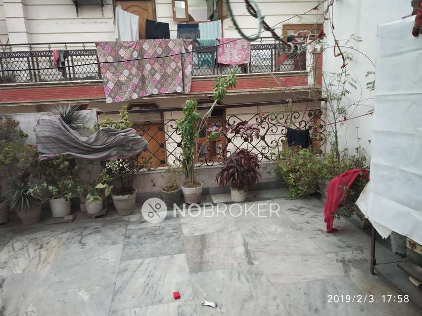 4 BHK Flat In Deva Ram Park For Sale  In Tri Nagar 