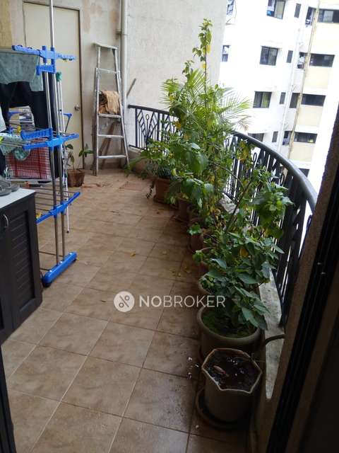 2 BHK Flat In Magarpatta Jasminium For Sale  In Hadapsar