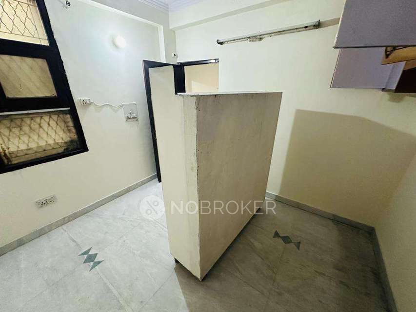 2 BHK Flat In Surya Apartment For Sale  In Ghaziabad