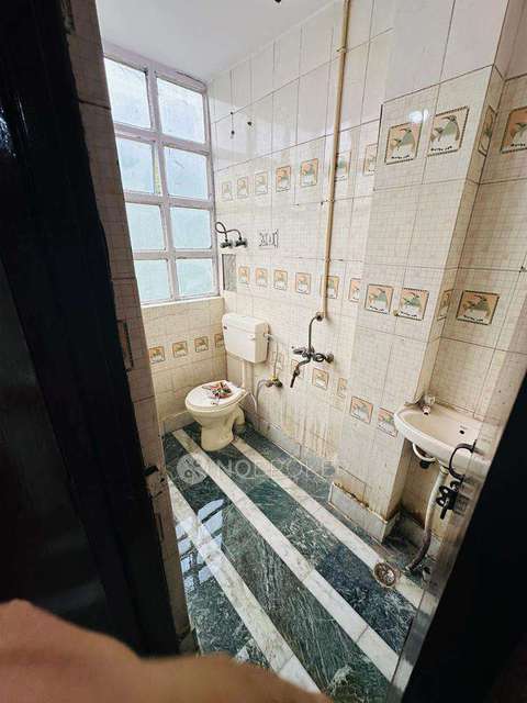 2 BHK Flat In Surya Apartment For Sale  In Ghaziabad