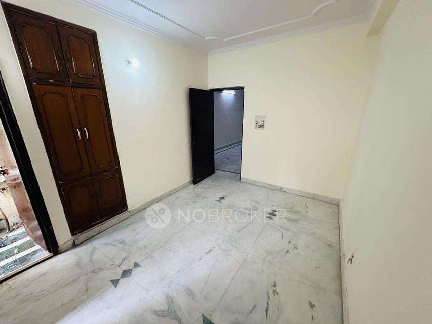 2 BHK Flat In Surya Apartment For Sale  In Ghaziabad