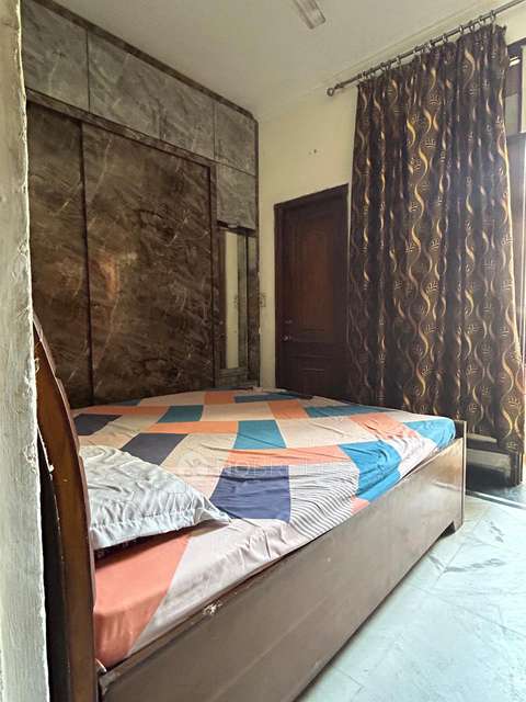 2 BHK Flat For Sale  In Janakpuri