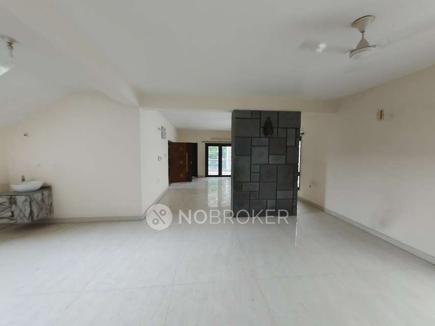 4+ BHK Flat In Standalone Building  For Sale  In Kothaguda