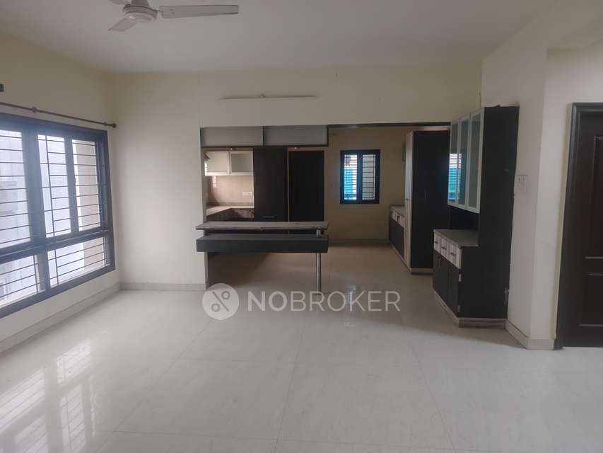 4+ BHK Flat In Standalone Building  For Sale  In Kothaguda