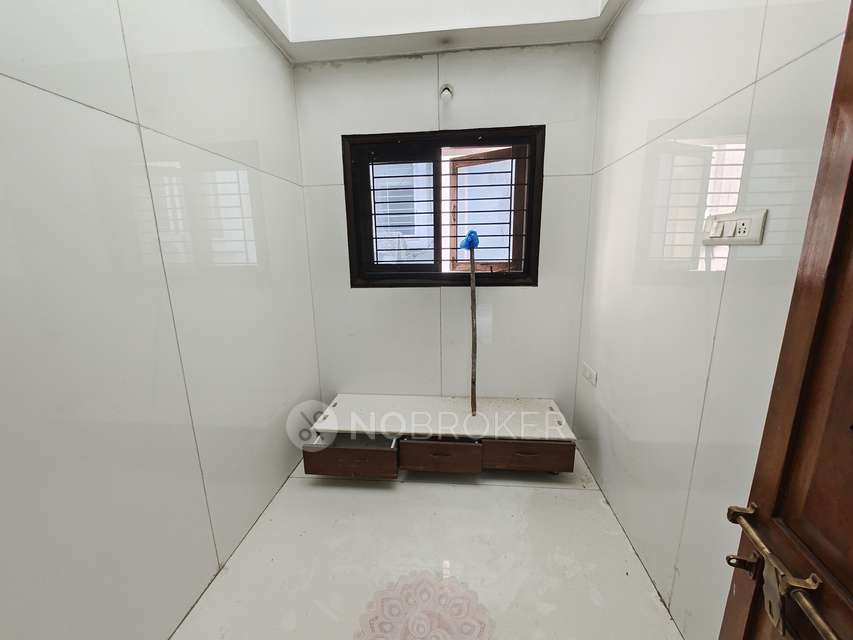 4+ BHK Flat In Standalone Building  For Sale  In Kothaguda