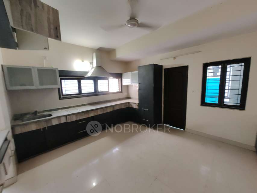4+ BHK Flat In Standalone Building  For Sale  In Kothaguda