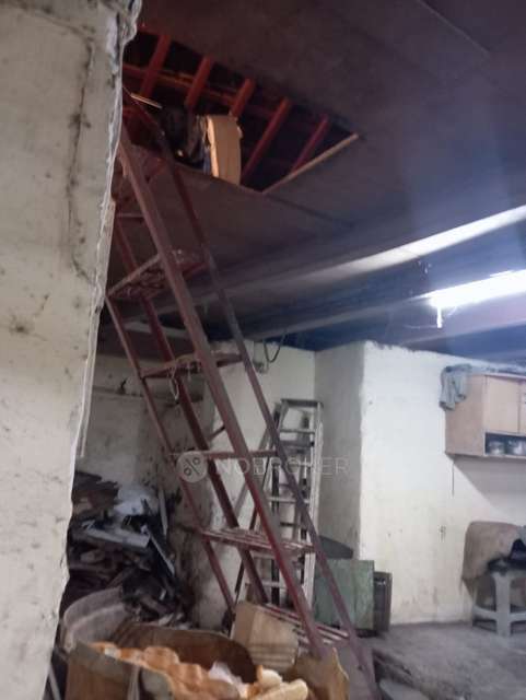 Godown/Warehouse in Chinchpokli West, Mumbai for sale 