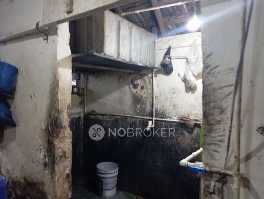 Godown/Warehouse in Chinchpokli West, Mumbai for sale 