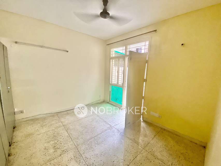 2 BHK Flat In Standalone Building  For Sale  In Sector 57