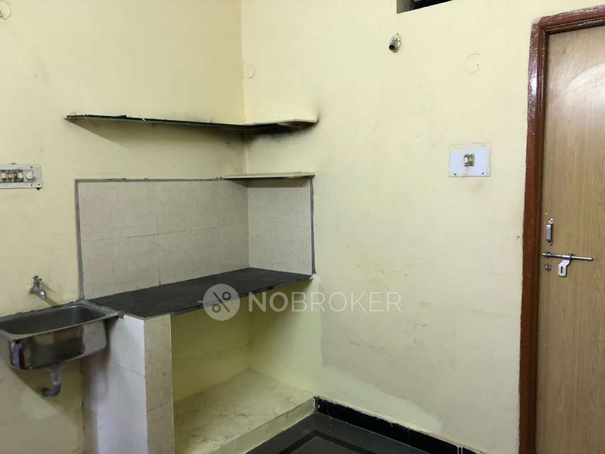 1 RK House for Rent  In Limra Flour Mill Atta Ki Ghirni.