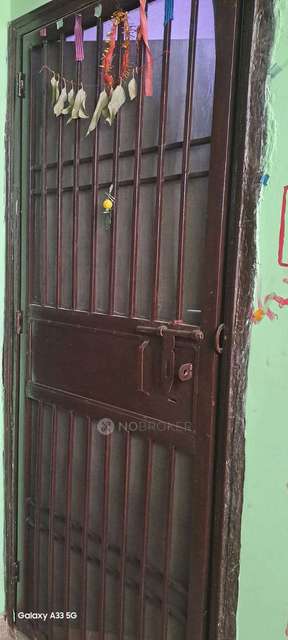 2 BHK Flat In Standalone  For Sale  In Baba Colony 