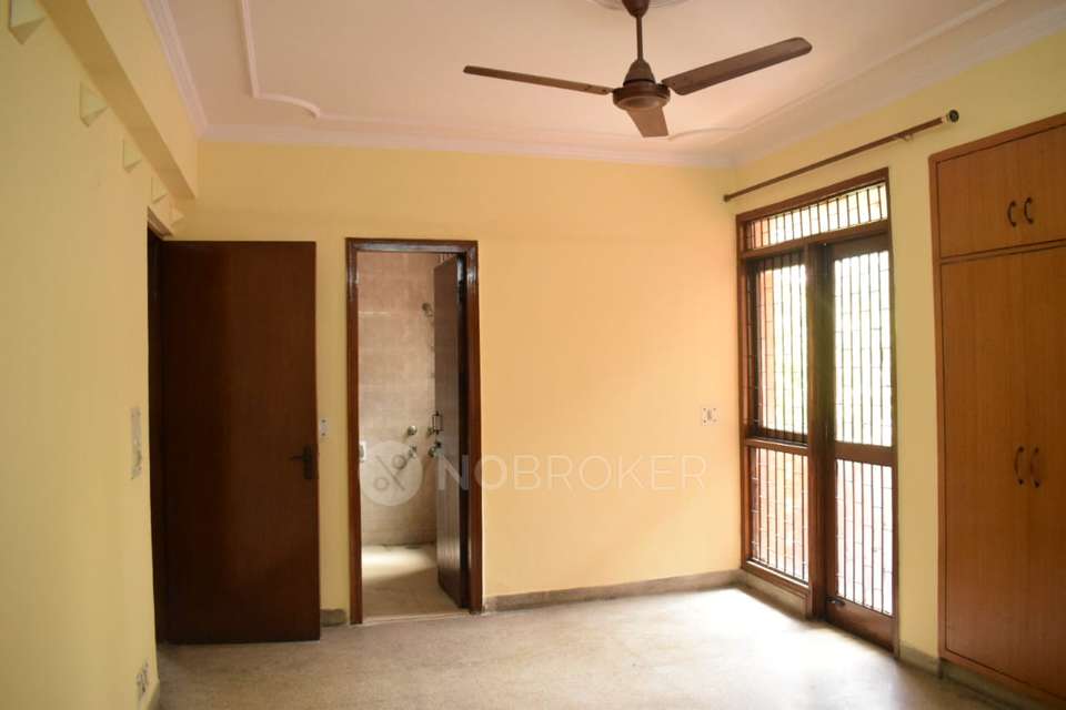 3 BHK Flat In  Supreme Enclave For Sale  In Mayur Vihar