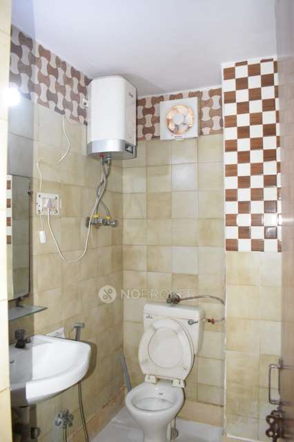 3 BHK Flat In  Supreme Enclave For Sale  In Mayur Vihar