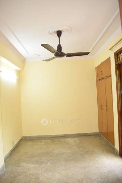 3 BHK Flat In  Supreme Enclave For Sale  In Mayur Vihar