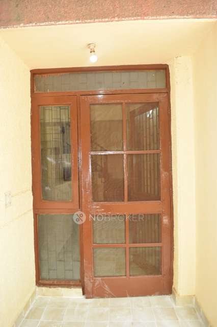 3 BHK Flat In  Supreme Enclave For Sale  In Mayur Vihar