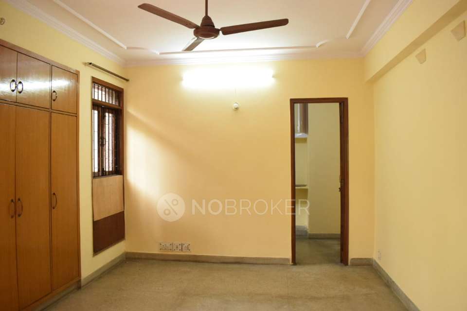 3 BHK Flat In  Supreme Enclave For Sale  In Mayur Vihar