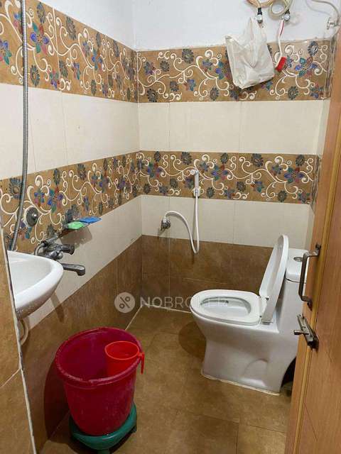 2 BHK Flat In Gayatri Residency For Sale  In Amberpet