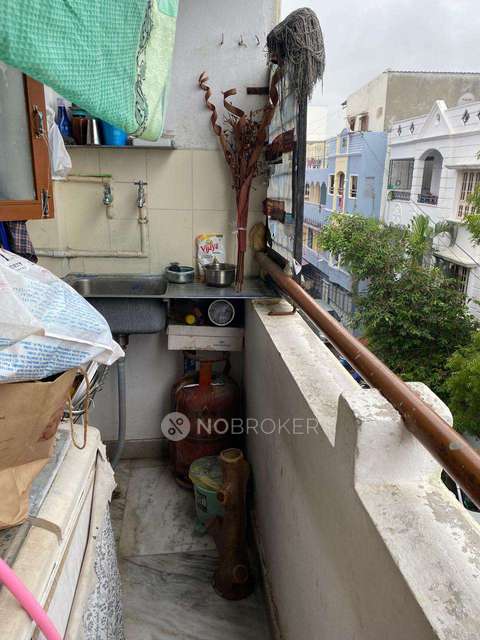 2 BHK Flat In Gayatri Residency For Sale  In Amberpet