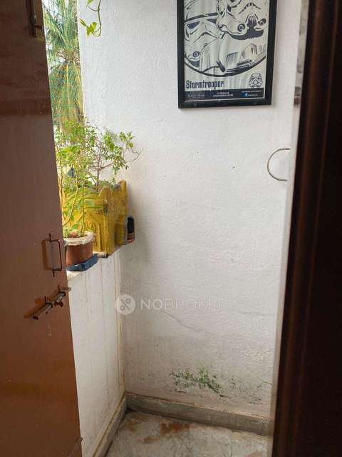 2 BHK Flat In Gayatri Residency For Sale  In Amberpet