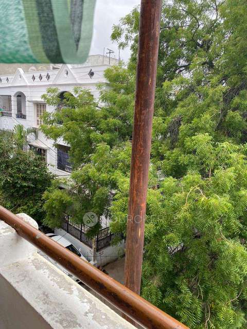 2 BHK Flat In Gayatri Residency For Sale  In Amberpet