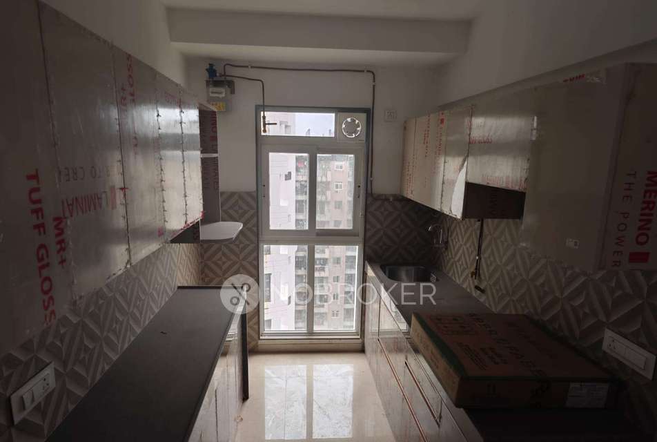 2 BHK Flat In Platinum Life For Sale  In Andheri West