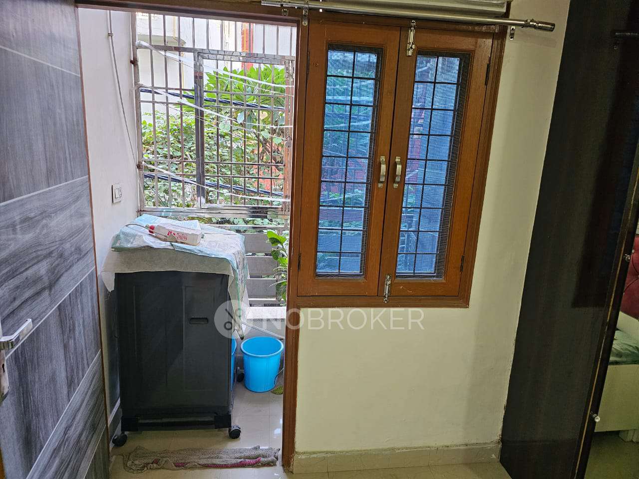 Independent House Laxmi Nagar Rent WITHOUT BROKERAGE Fully furnished