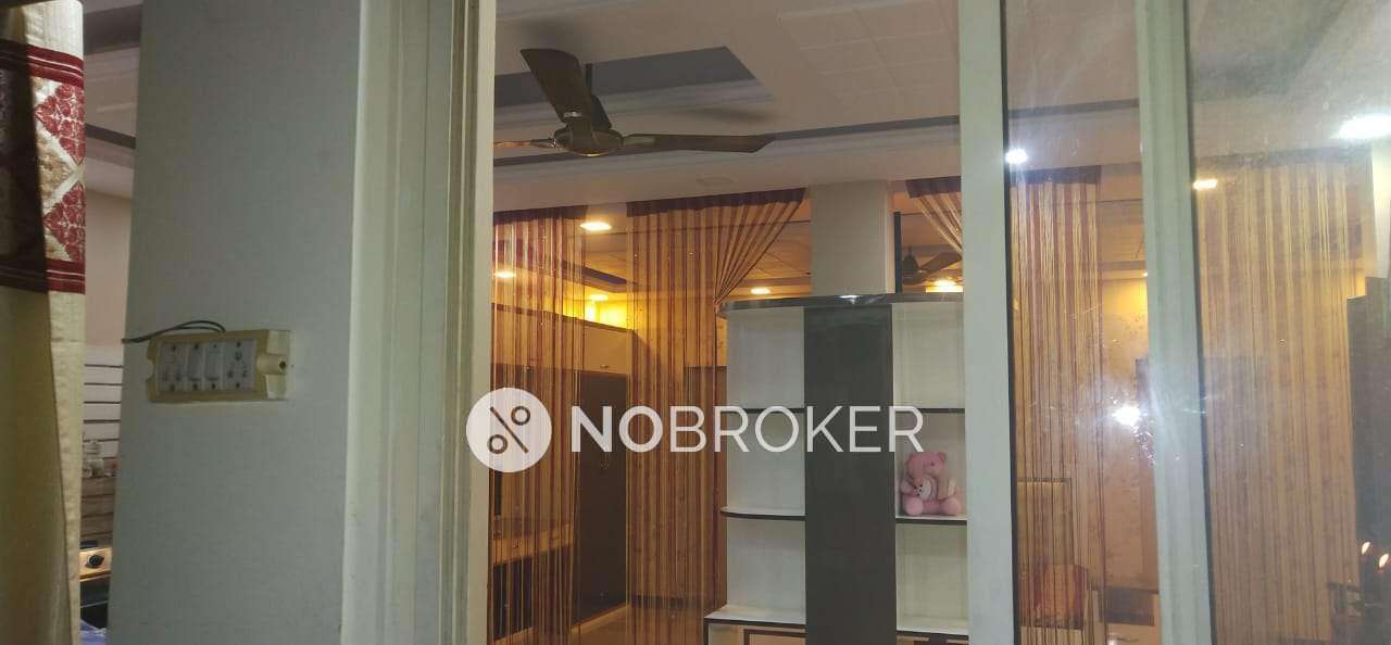 2 BHK Flat In Standalone Building  For Sale  In  Trilok Puri,