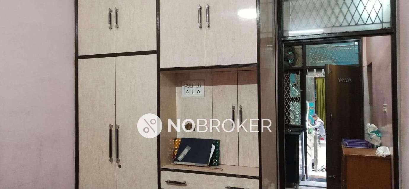 2 BHK Flat In Standalone Building  For Sale  In  Trilok Puri,