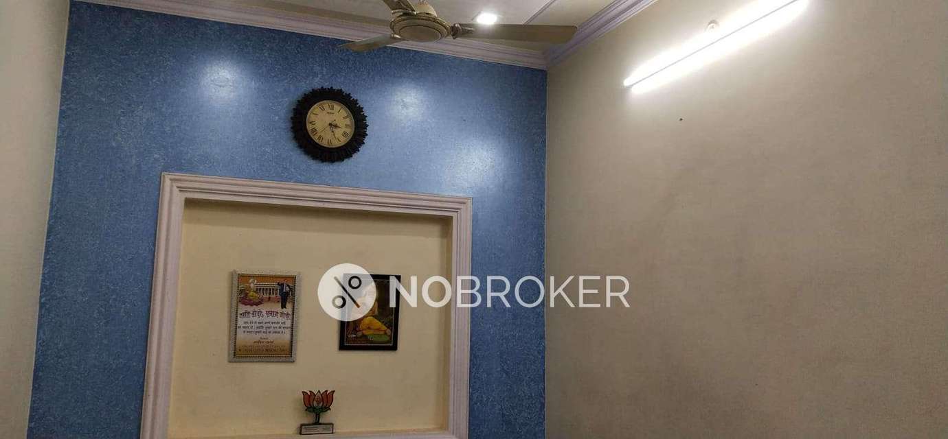 2 BHK Flat In Standalone Building  For Sale  In  Trilok Puri,