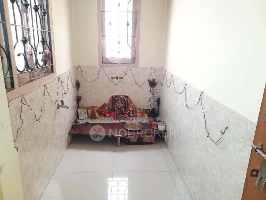 4+ BHK House For Sale  In Nallakunta