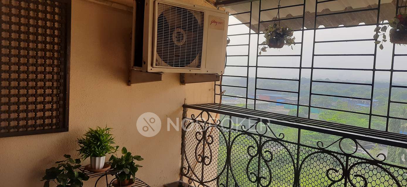 2 BHK Flat In Ashok Nagar Chs For Sale  In Balkum Naka