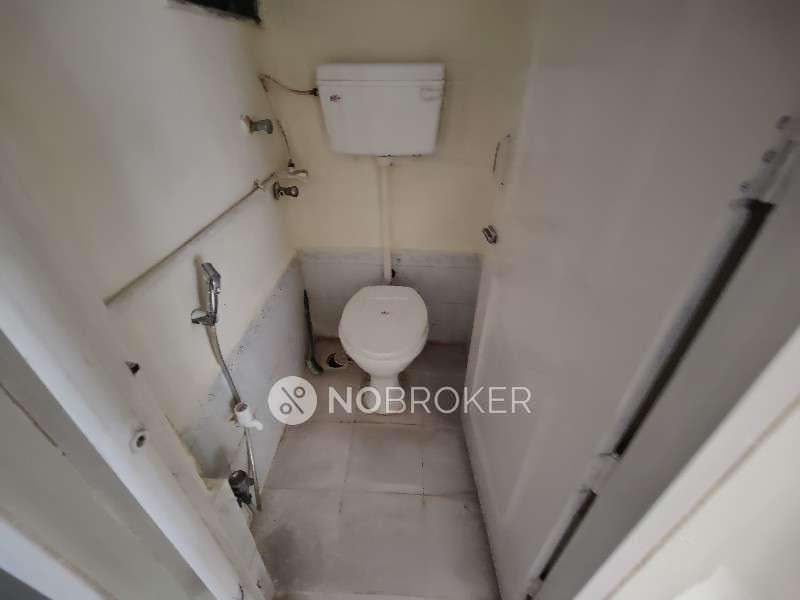 1 BHK Flat In Panchratna Chs For Sale  In Kandivali West