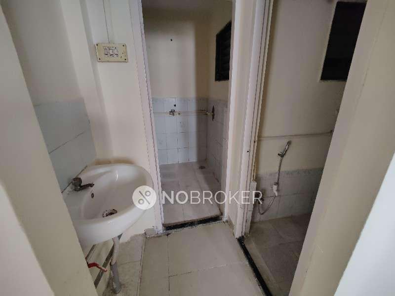 1 BHK Flat In Panchratna Chs For Sale  In Kandivali West