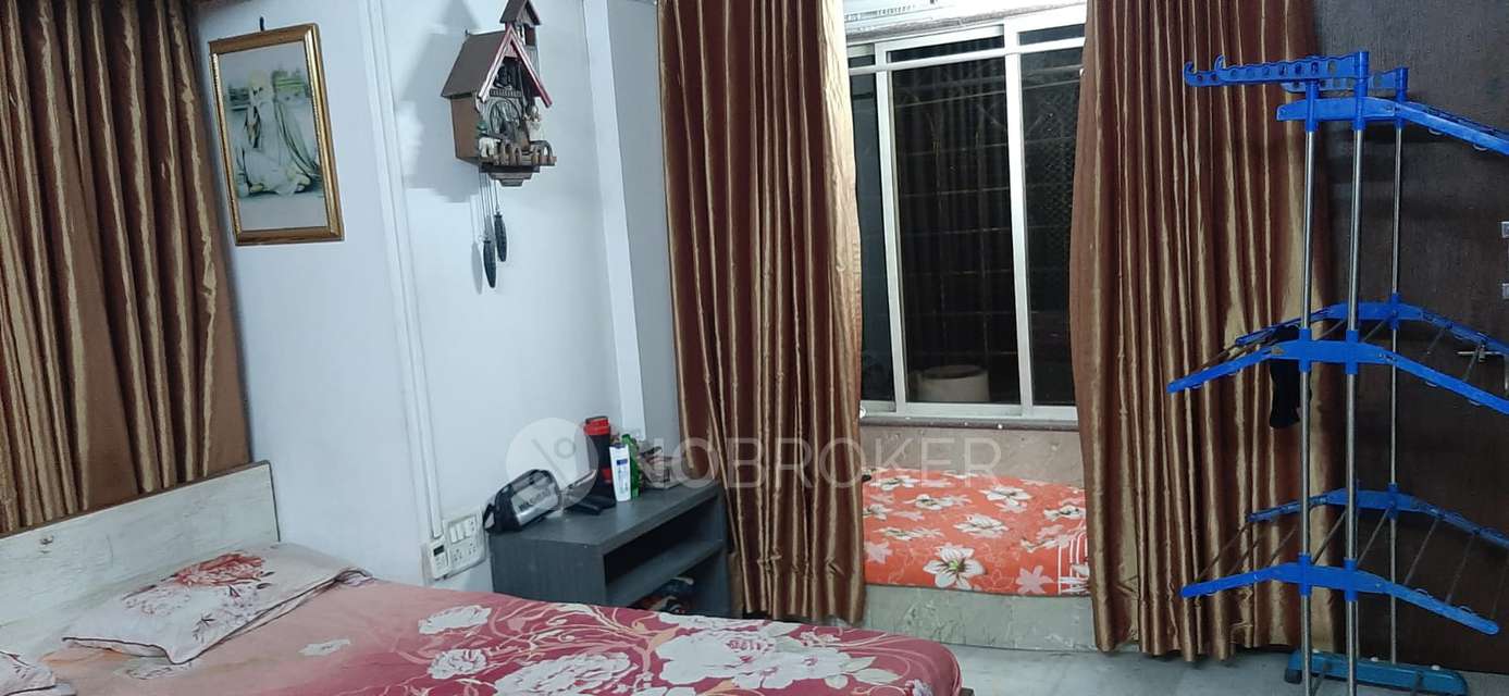 Single Room for  In 1 BHK  In Bombay Dyeing, Dadar East, Mumbai In Dadar East, Mumbai