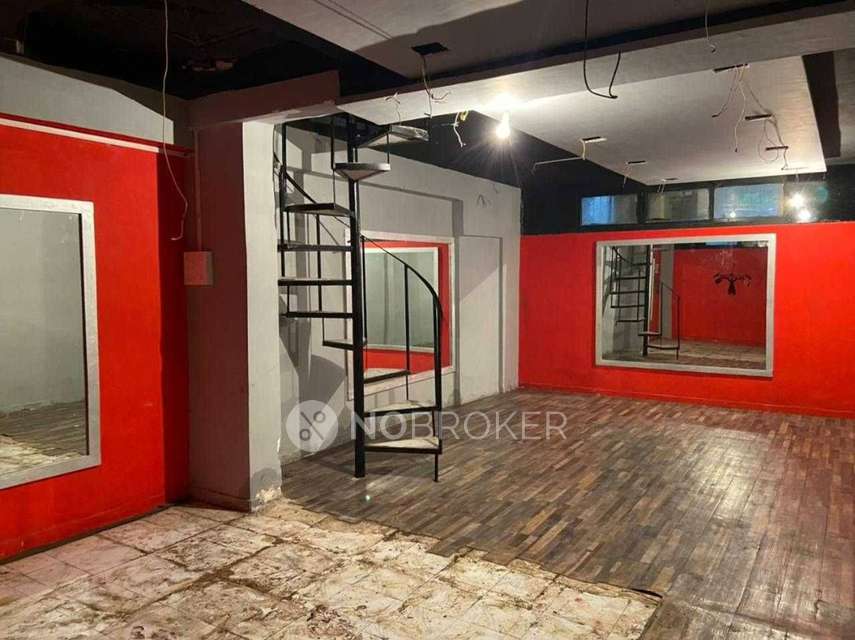 Shop in Vile Parle West, Mumbai for sale 