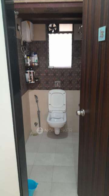 2 BHK Flat In Shivraj Heights Chs For Sale  In Kandivali West