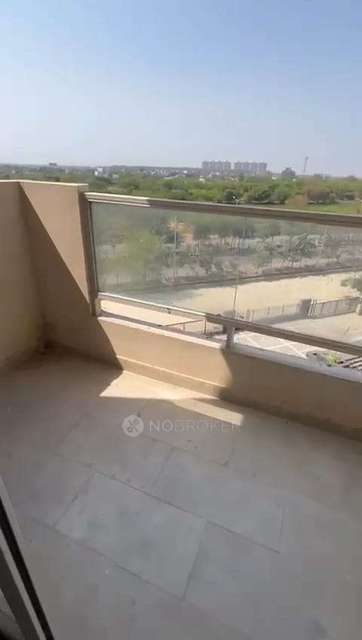 1 RK Flat In Runway Suits For Sale  In Gaur Yamuna City