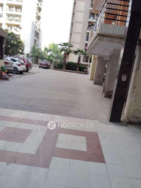 2 BHK Flat In Bulland Heights For Sale  In Crossings Republik