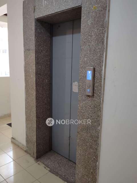 2 BHK Flat In Bulland Heights For Sale  In Crossings Republik