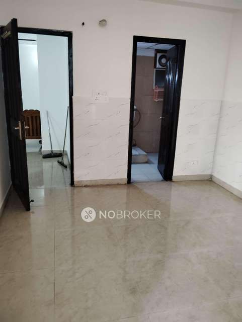 2 BHK Flat In Bulland Heights For Sale  In Crossings Republik