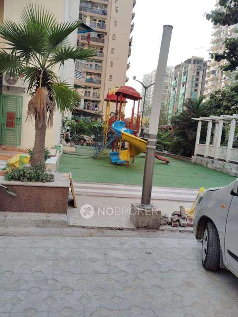 2 BHK Flat In Bulland Heights For Sale  In Crossings Republik