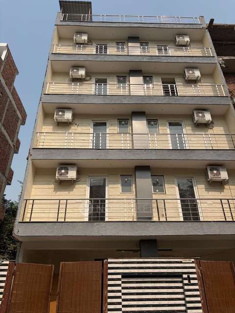 PG for Anyone in Community Center Sector 22b