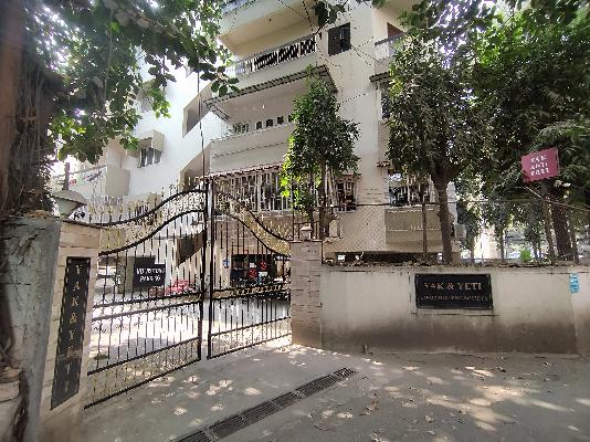 2 BHK Flat In Yak & Yeti Apartments,  For Sale  In Bund Garden Road