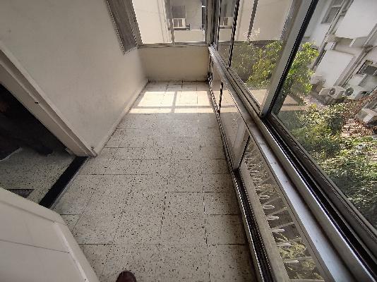 2 BHK Flat In Yak & Yeti Apartments,  For Sale  In Bund Garden Road