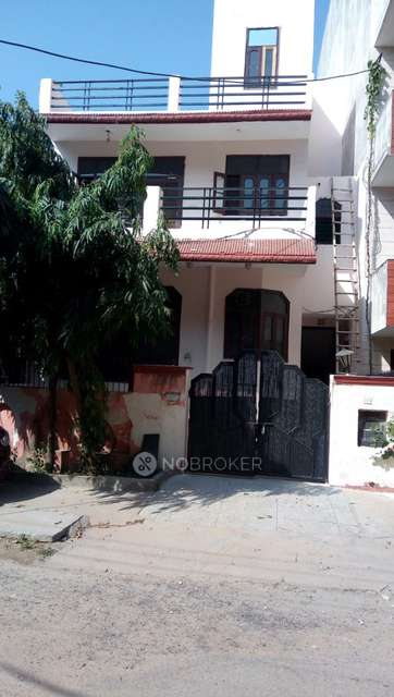 4+ BHK Flat For Sale  In Sector 23