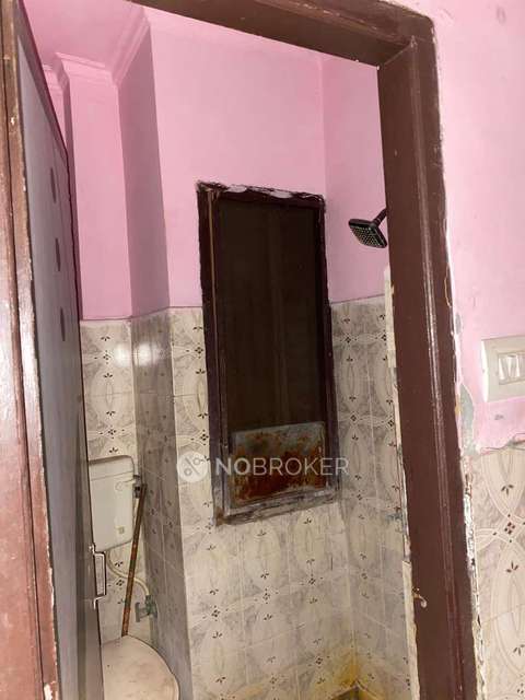 1 BHK Flat In Standalone Building  For Sale  In Uttam Nagar 