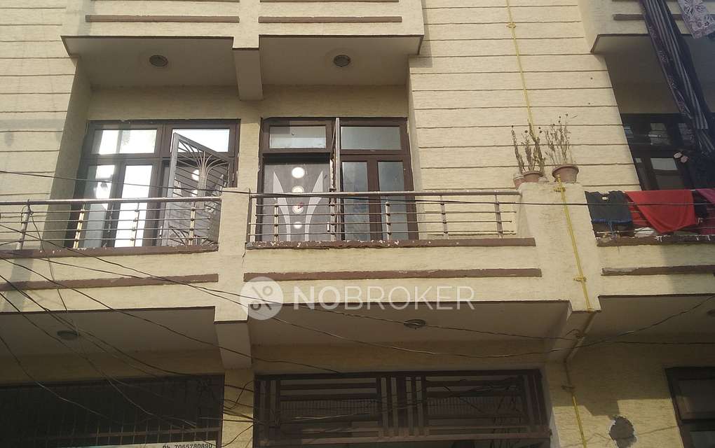 2 BHK Flat In Dlf Ankur Vihar For Sale  In  Ankur Vihar